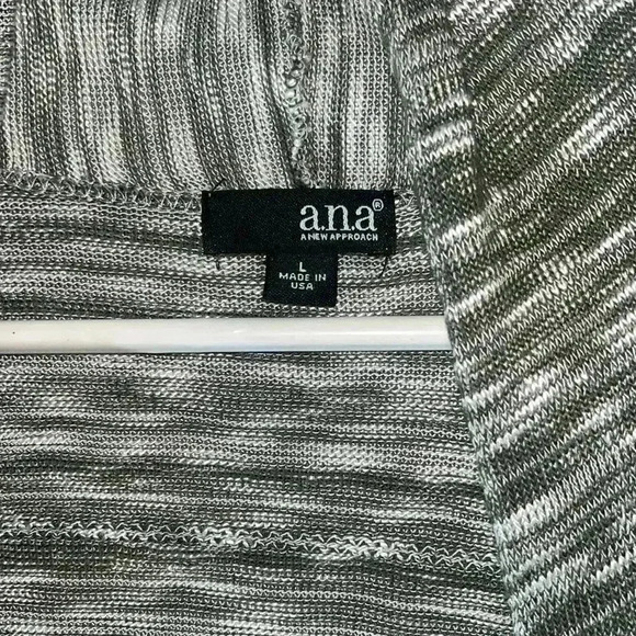 A.N.A Green and White Short Sleeve Sweater-Large - Picture 2 of 3